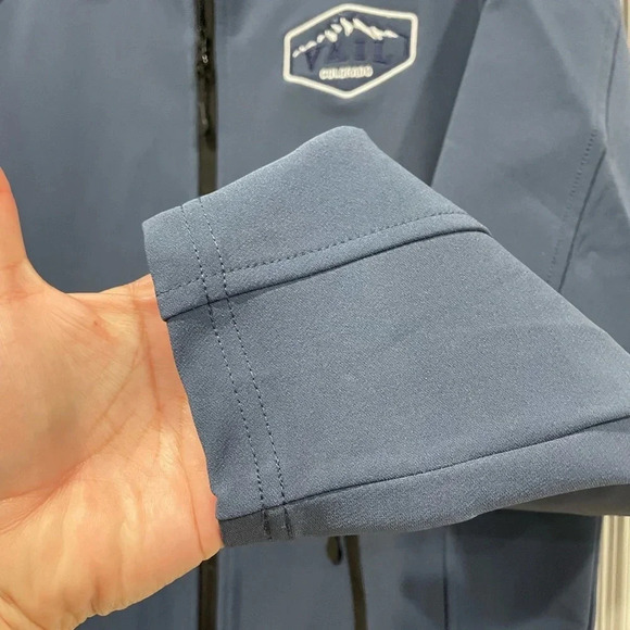 Vail Colorado Women’s Size L Large Soft Shell Blue Jacket NWT Devon & Jones - Picture 4 of 6